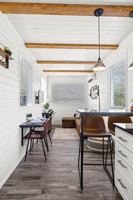 New! The Texas Longhorn-Luxury Container Home Fredericksburg Exterior foto